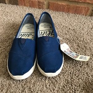 Toms the Hillside Kids Blue Slip on Flats